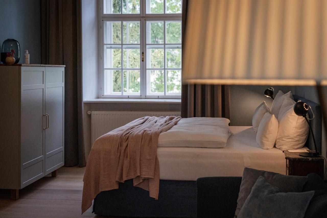 Boutique Hotel Zum Oberjaeger, Schloss Lackenbach Экстерьер фото