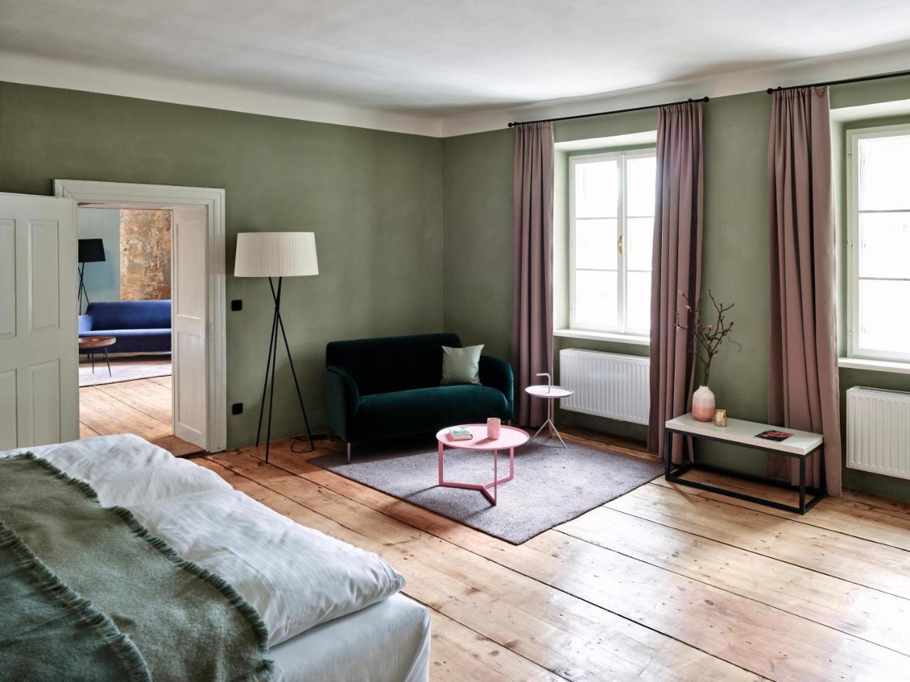 Boutique Hotel Zum Oberjaeger, Schloss Lackenbach Экстерьер фото